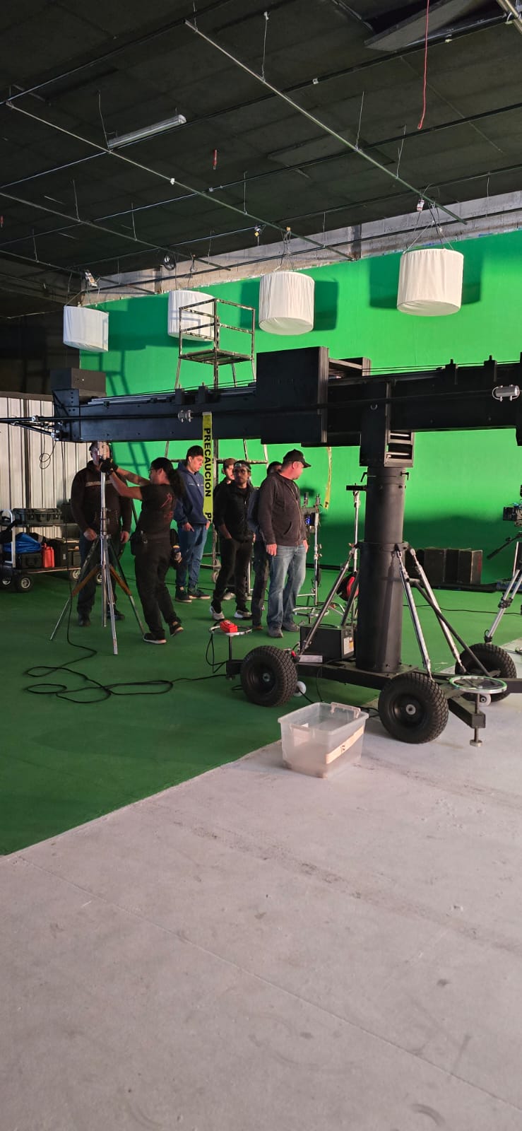 Set de producción con movimiento de cámara